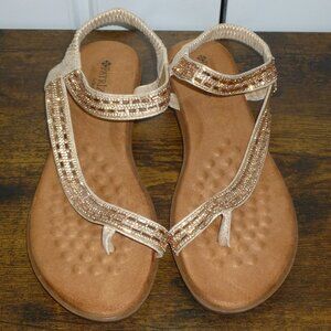 NWOT Patrizia by Spring Step Rose Gold Jeweled Thong Sandals